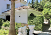 Vil·la amb terreny en venda a Marbella ref.: TR254414 foto