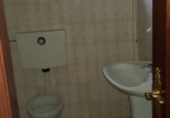 Отдельно стоящий дом с участком на продажу в городе Понтеведра. Фото