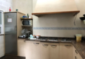 Отдельно стоящий дом с участком на продажу в городе Poio de Arriba. Фото