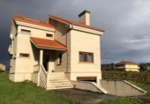 Chalet independiente con terreno en venta en Sangenjo ref: TR372541 foto