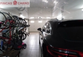 Отдельно стоящий дом с участком на продажу в городе Poio de Arriba. Фото