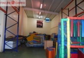 Промышленное здание на продажу в городе Туй. Фото