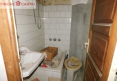 Дом с участком на продажу в городе Понтеведра. Фото