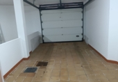 Отдельно стоящий дом с участком на продажу в городе Poio de Arriba. Фото