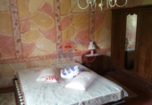 Отдельно стоящий дом с участком на продажу в городе Bergüenda. Фото