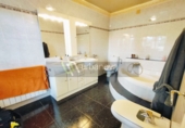 Chalet independiente con terreno en venta en Villamediana de Iregua ref: TR382180 foto