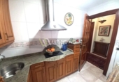 Участок с постройкой на продажу в городе Логроньо. Фото