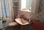 Отдельно стоящий дом с участком на продажу в городе Narón. Фото