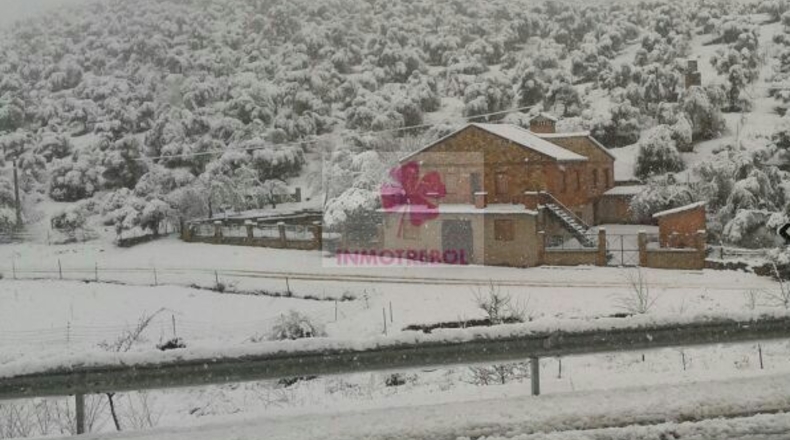 Sevilla - Guadalcanal - 8000m2
