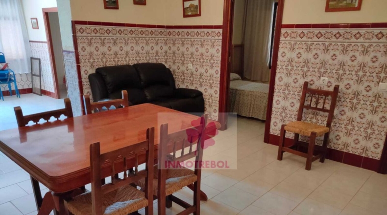 Sevilla - Guadalcanal - 8000m2