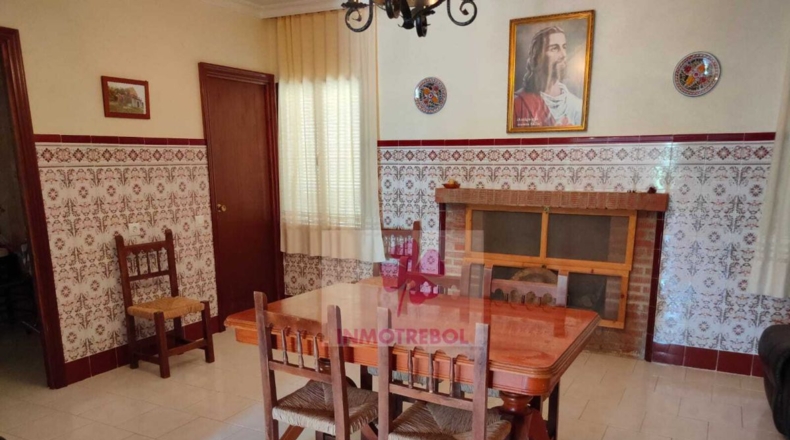 Sevilla - Guadalcanal - 8000m2