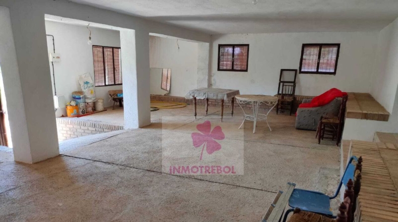 Sevilla - Guadalcanal - 8000m2