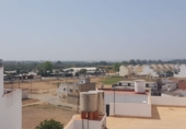 Дом с участком на продажу в городе Alcalá del Río. Фото
