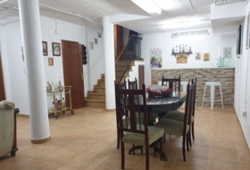 Utrera 700&nbsp;м²