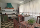 Отдельно стоящий дом с участком на продажу в городе Utrera. Фото