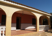 Xalet independent amb terreny en venda a Carmona ref.: TR93362 foto