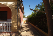 Xalet independent amb terreny en venda a Carmona ref.: TR93362 foto