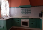Дом с участком на продажу в городе Mairena del Alcor. Фото