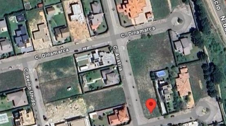 Valladolid - Laguna de Duero - 877m2