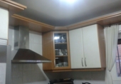 Отдельно стоящий дом с участком на продажу в городе Brenes. Фото
