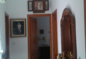 Отдельно стоящий дом с участком на продажу в городе Brenes. Фото