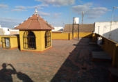 Дом с участком на продажу в городе Brenes. Фото