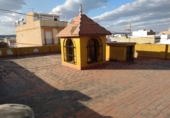 Дом с участком на продажу в городе Brenes. Фото
