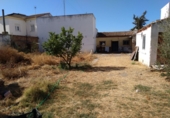 Chalet independiente con terreno en venta en Alcalá del Río ref: TR27895 foto