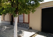 Chalet independiente con terreno en venta en Alcalá del Río ref: TR27895 foto