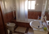 Chalet independiente con terreno en venta en Alcalá del Río ref: TR27895 foto