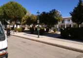 Chalet independiente con terreno en venta en Alcalá del Río ref: TR27895 foto