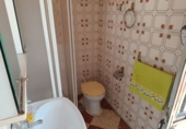 Дом с участком на продажу в городе Brenes. Фото