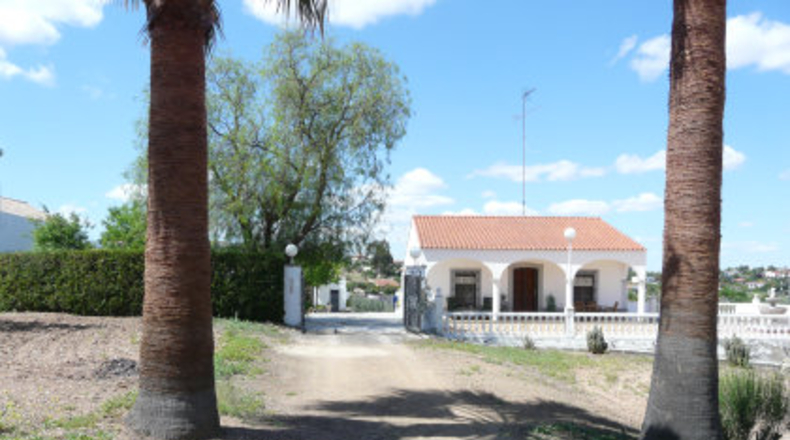 Badajoz - Almendralejo - 24000m2