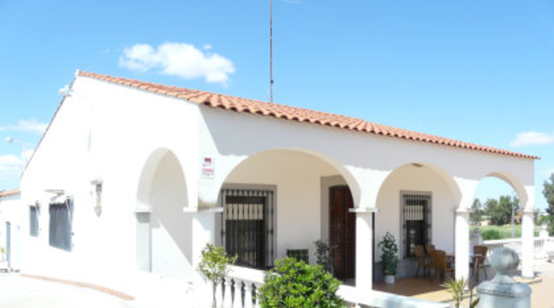 Badajoz - Almendralejo - 24000m2