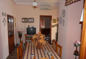 Отдельно стоящий дом с участком на продажу в городе Almendralejo. Фото