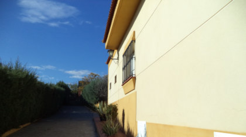 Badajoz - Almendralejo - 2148m2