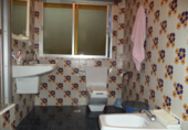 Отдельно стоящий дом с участком на продажу в городе Almendralejo. Фото