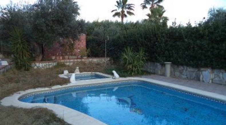 Badajoz - Almendralejo - 1400m2