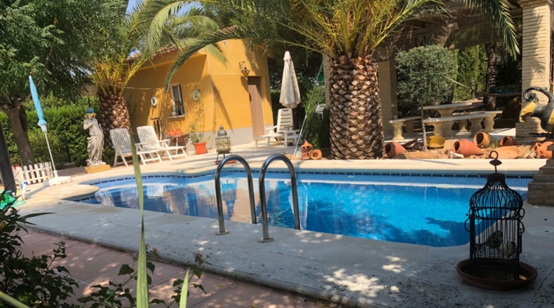 Badajoz - Almendralejo - 1600m2