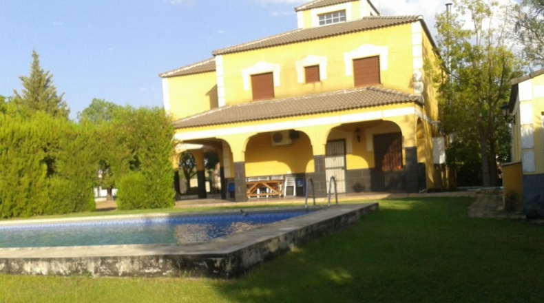 Badajoz - Almendralejo - 1300m2