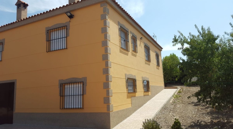 Badajoz - Almendralejo - 2000m2