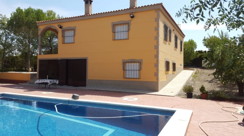 Badajoz - Almendralejo - 2000m2