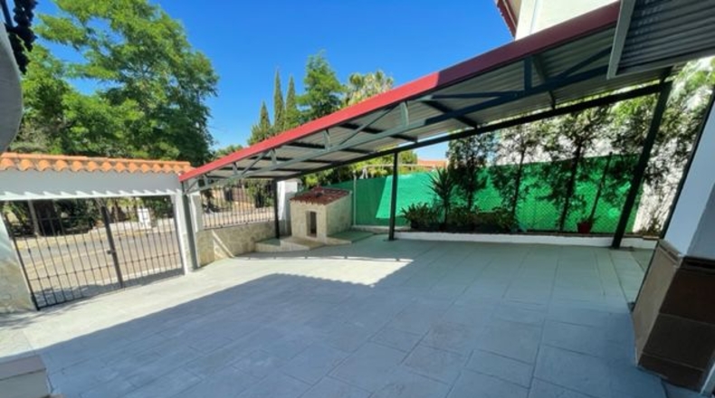 Badajoz - Almendralejo - 900m2