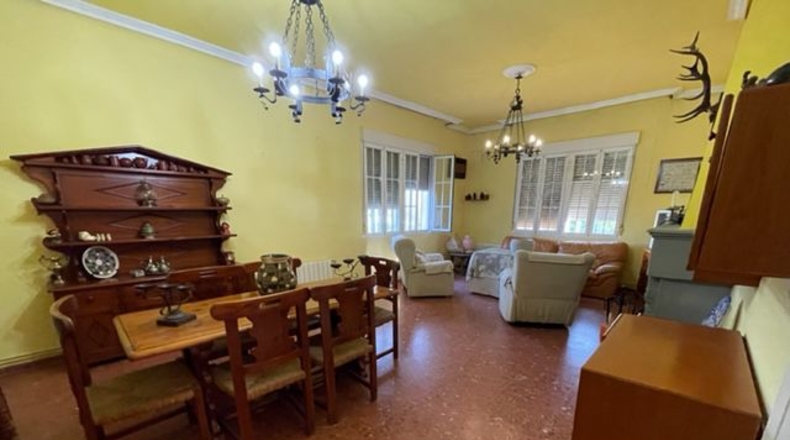 Badajoz - Almendralejo - 4540m2