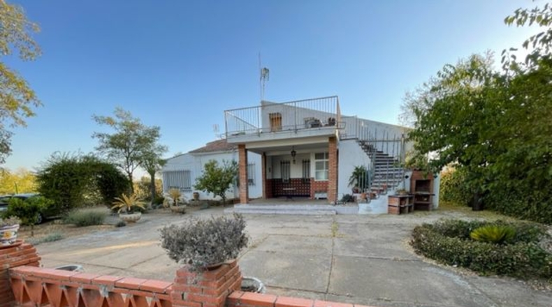 Badajoz - Almendralejo - 4540m2