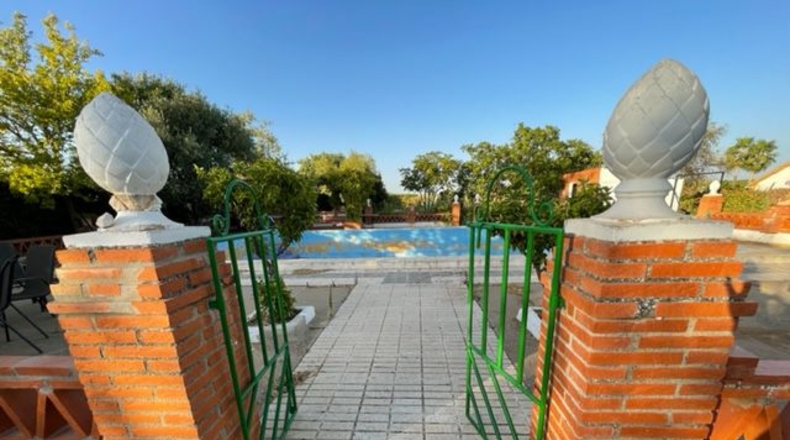Badajoz - Almendralejo - 4540m2