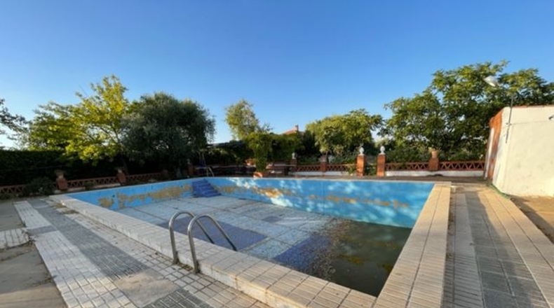 Badajoz - Almendralejo - 4540m2