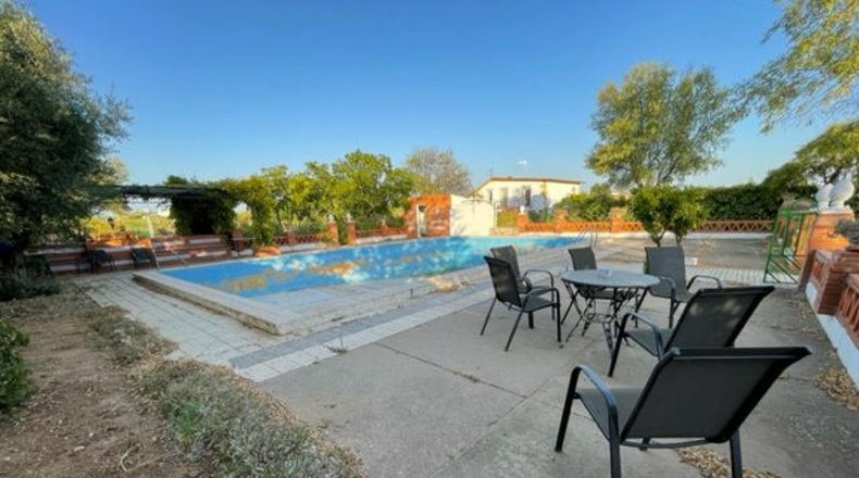 Badajoz - Almendralejo - 4540m2