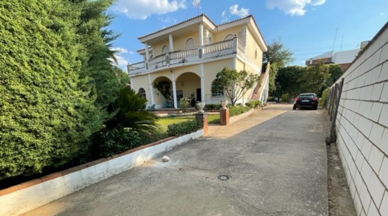 Badajoz - Almendralejo - 1200m2