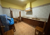 Отдельно стоящий дом с участком на продажу в городе Almendralejo. Фото